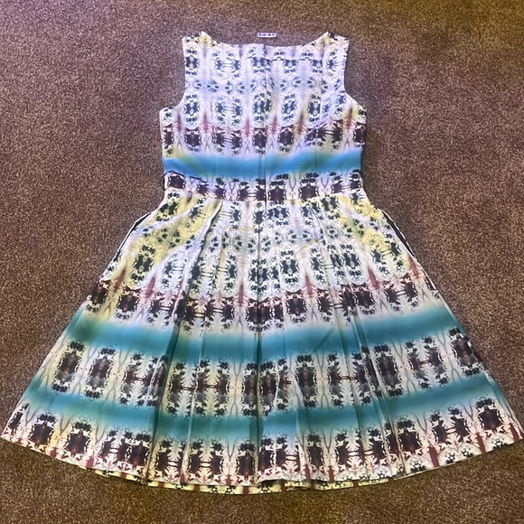 Cue dress with pockets. Size 10. In great condition. - Picture 6 of 6